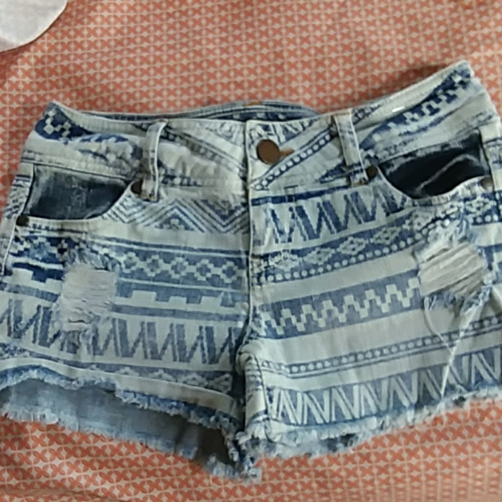Short denim design shorts